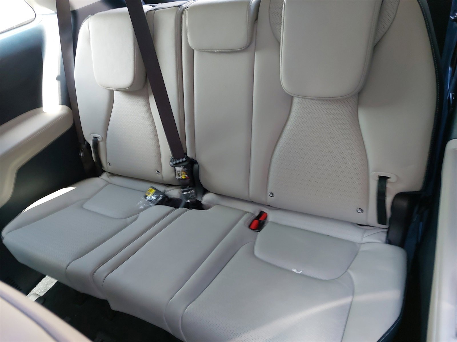 Certified 2025 Kia Carnival SX Prestige image 15