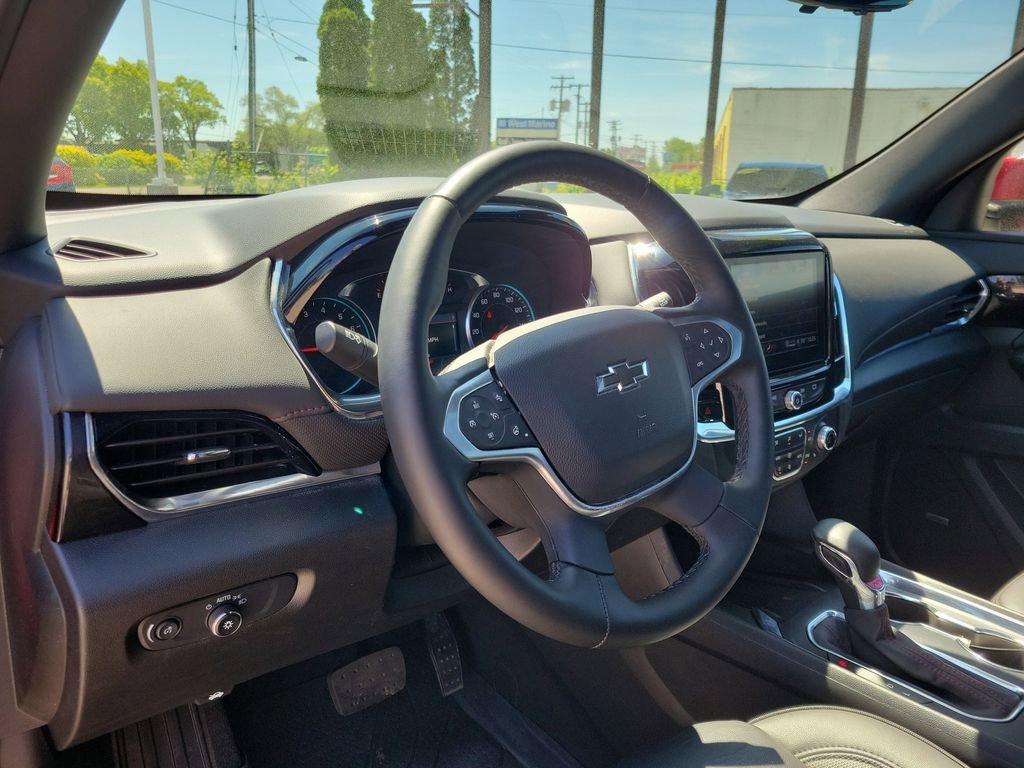 Used 2023 Chevrolet Traverse RS AWD/4WD image 24