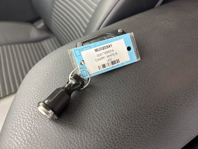 Used 2021 Toyota Camry SE image 33
