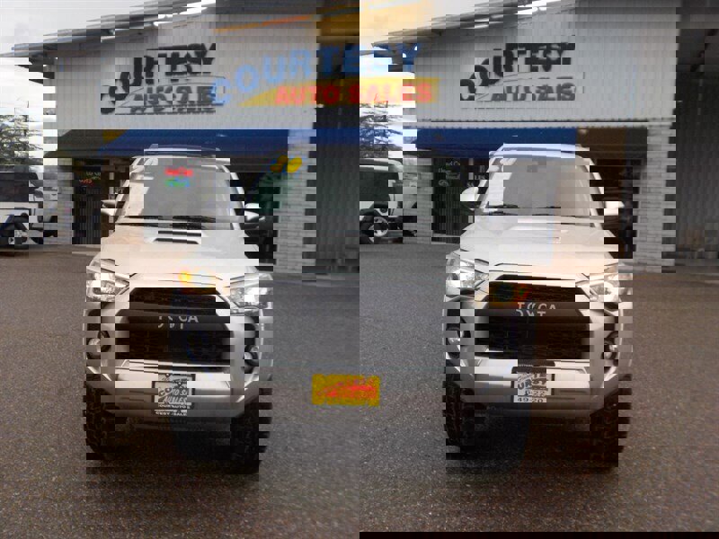 Used 2020 Toyota 4Runner TRD Off-Road Premium image 16