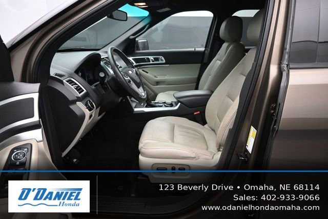Used 2015 Ford Explorer XLT w/ Equipment Group 202B AWD/4WD image 25