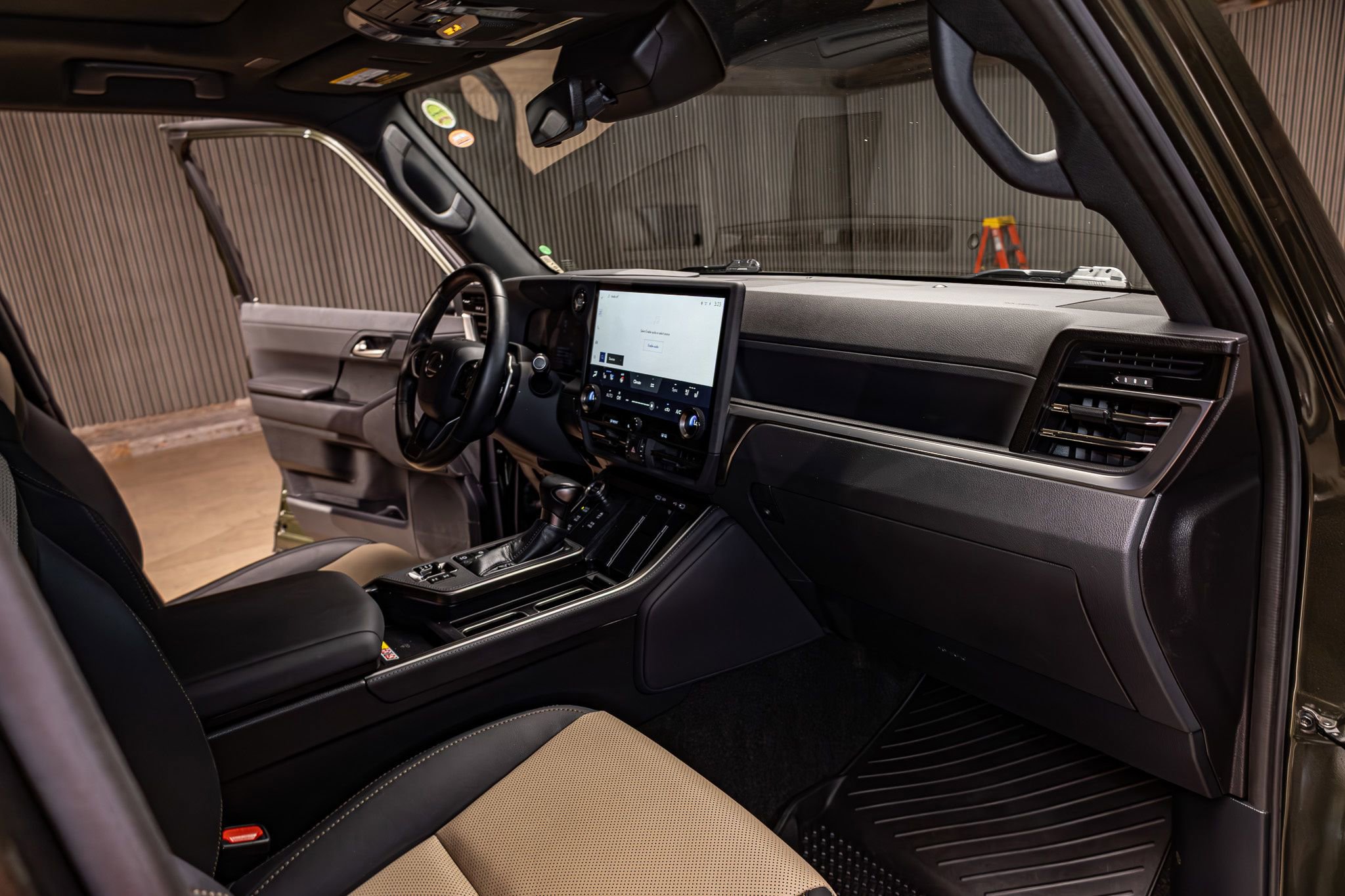 Used 2024 Lexus GX 550 image 14