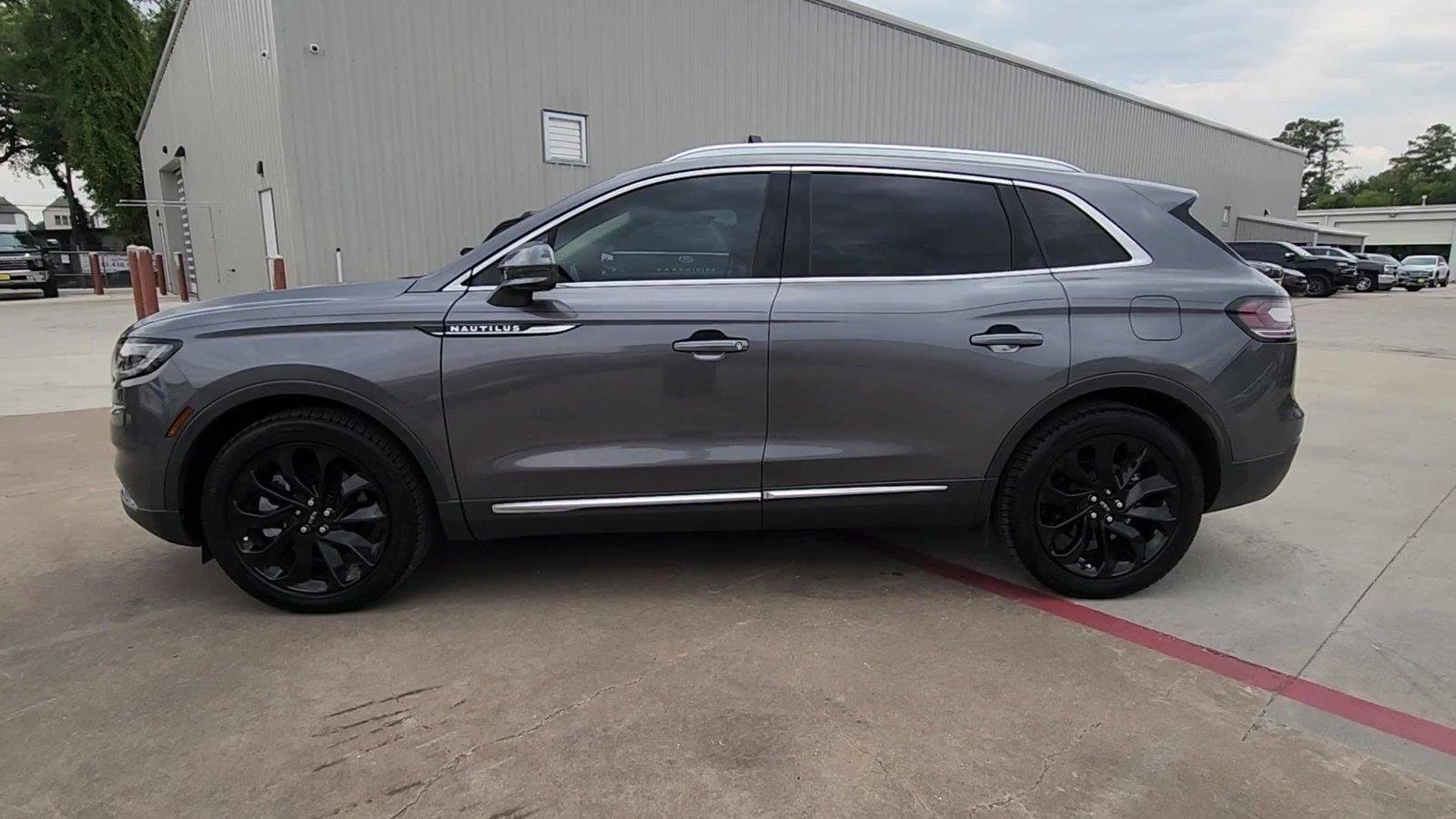Used 2022 Lincoln Nautilus Reserve FWD image 5
