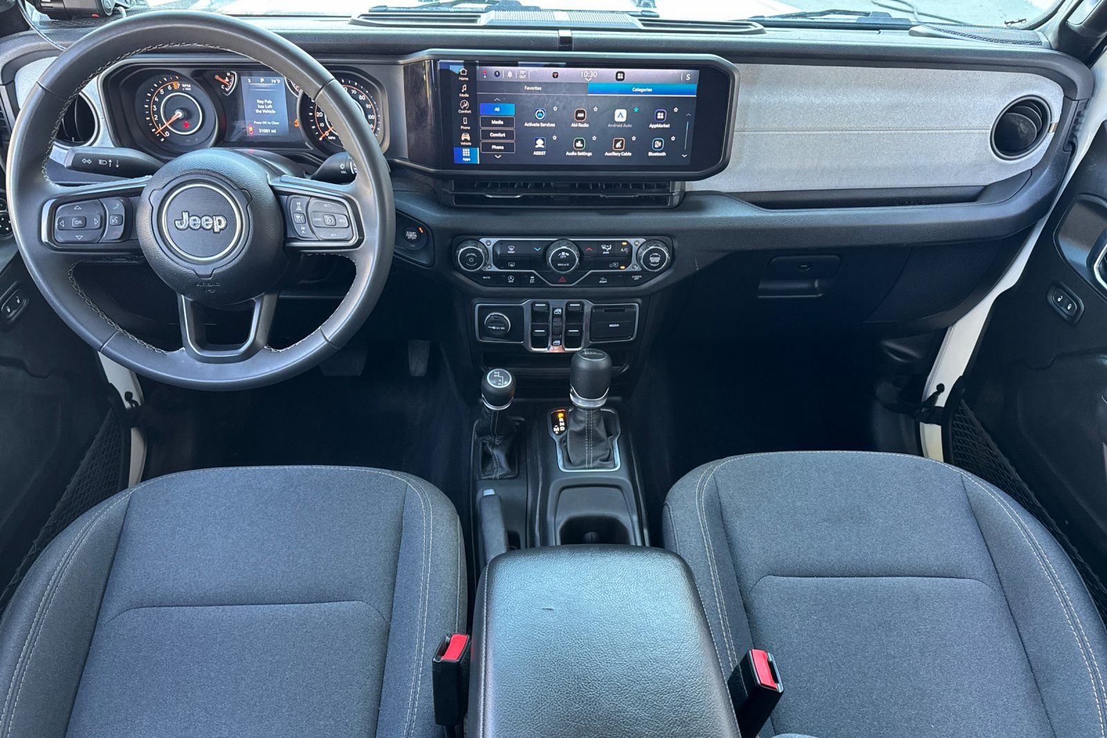 Used 2025 Jeep Gladiator Sport AWD/4WD image 16