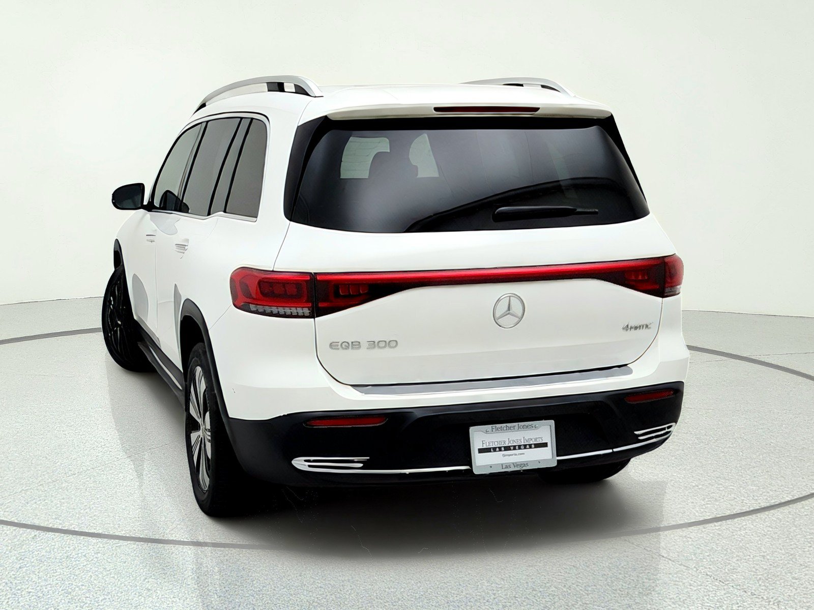 Certified 2023 Mercedes-Benz EQB 300 4MATIC image 11