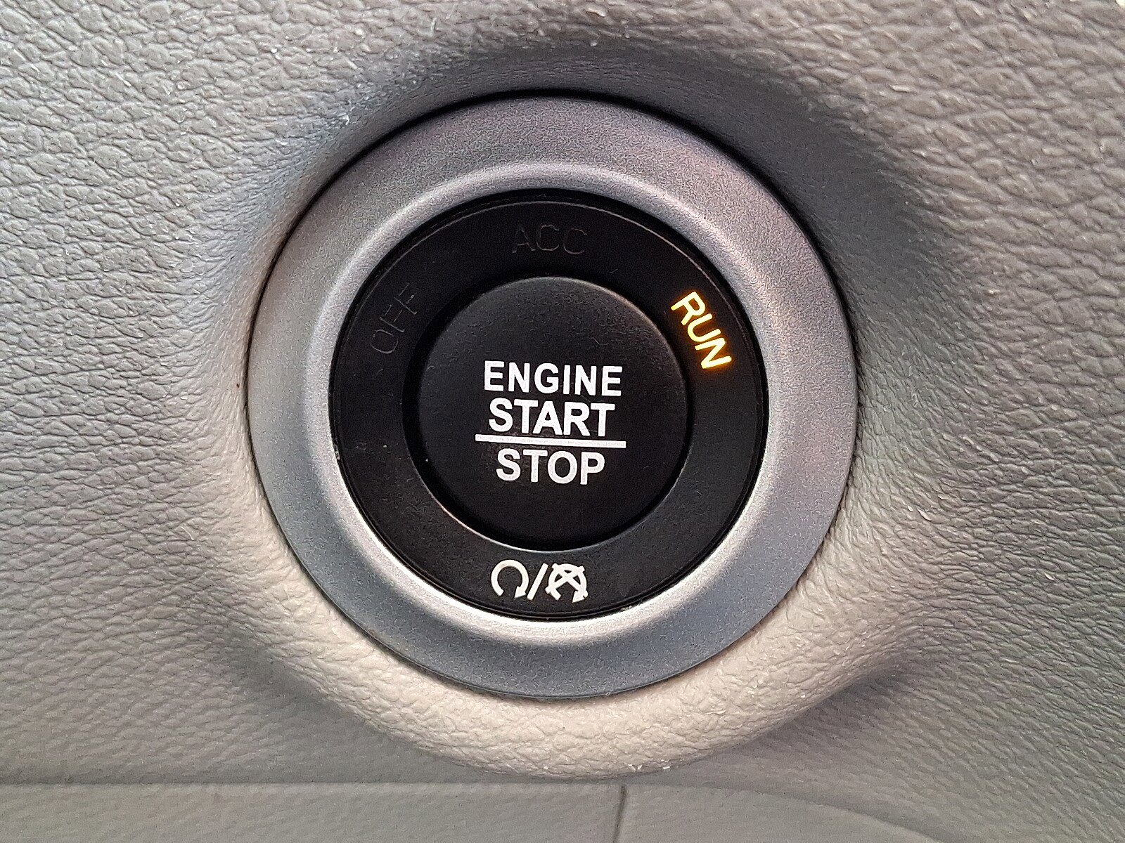 Used 2023 Chrysler Voyager LX image 23