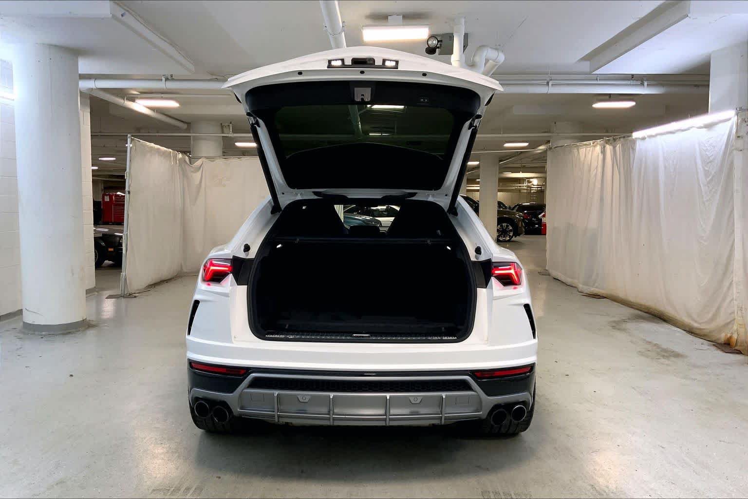 Used 2020 Lamborghini Urus AWD/4WD image 33
