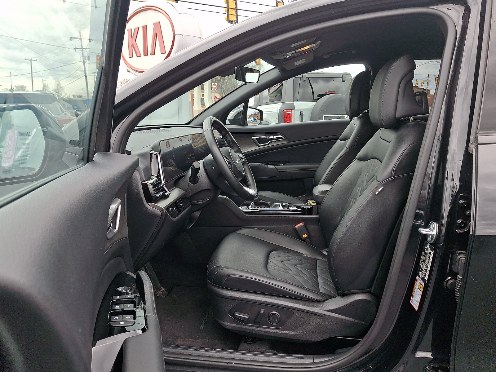 Used 2025 Kia Sportage X-Line AWD/4WD image 14
