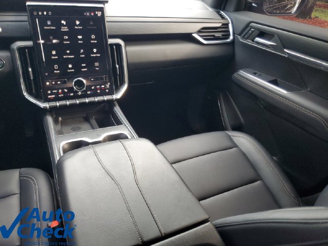 Certified 2024 GMC Acadia Elevation w/ Black Edition FWD image 16