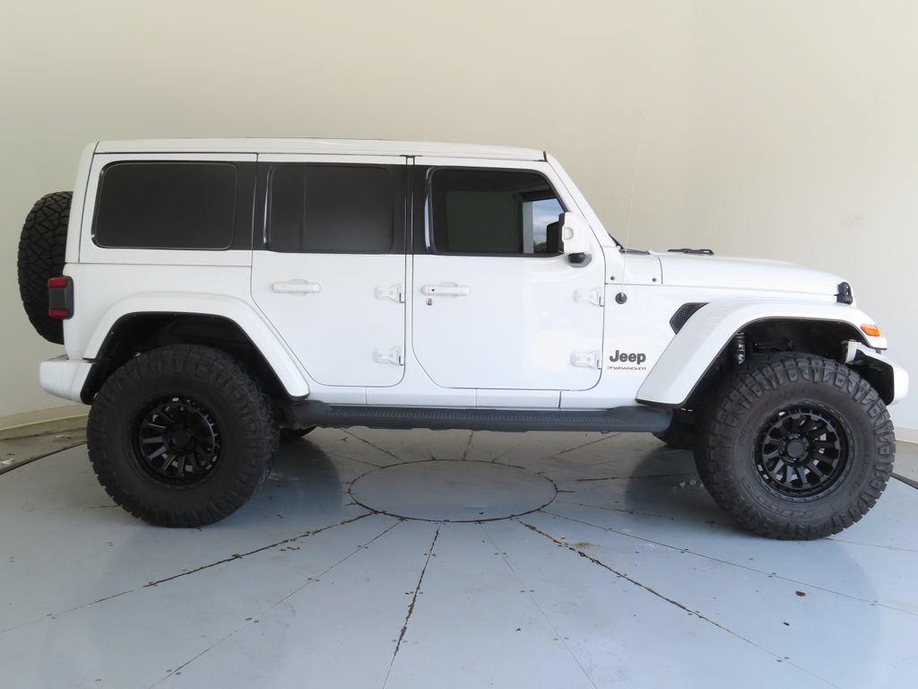 Used 2023 Jeep Wrangler Unlimited Sahara AWD/4WD image 2