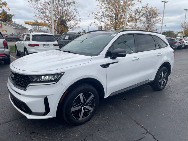 Used 2023 Kia Sorento EX w/ Panoramic Sunroof Package FWD image 5