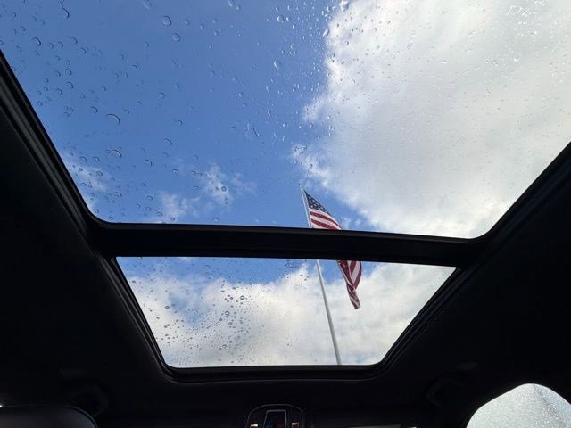 Certified 2025 Jeep Grand Cherokee L Limited w/ Luxury Tech Group II image 19