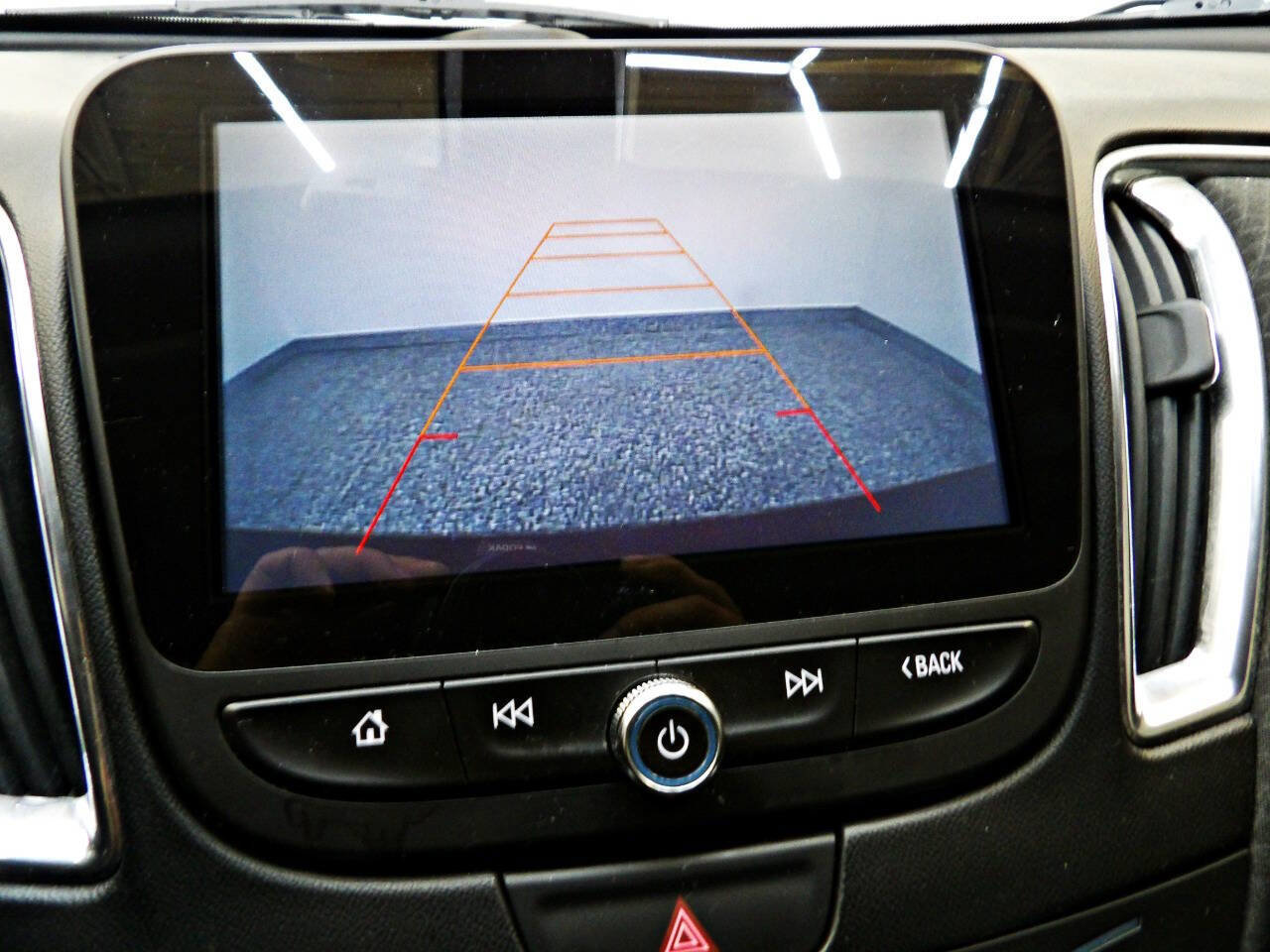 Used 2016 Chevrolet Malibu LT image 16