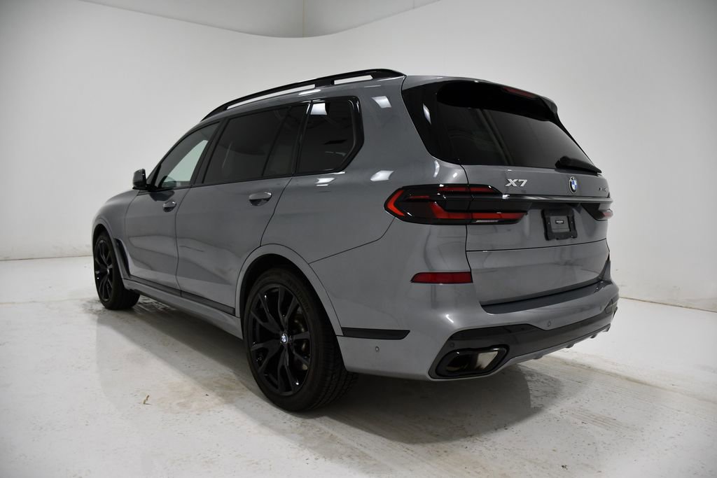 Used 2024 BMW X7 xDrive40i w/ M Sport Package image 3