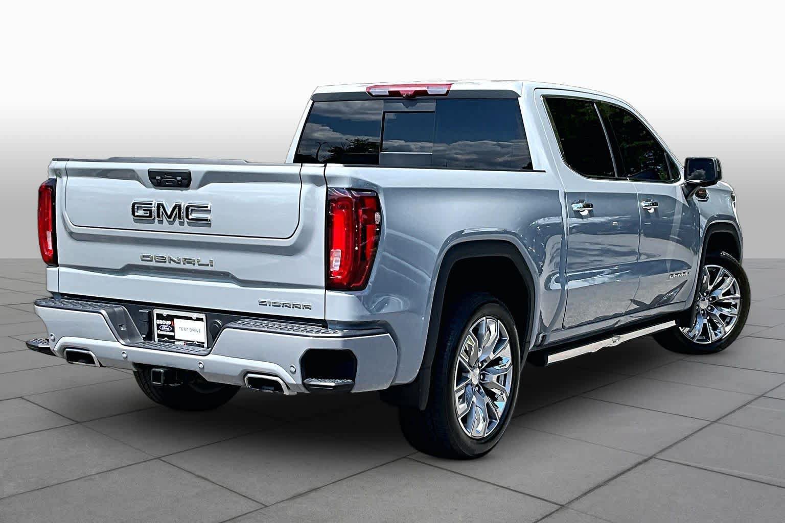 Used 2025 GMC Sierra 1500 Denali AWD/4WD image 13