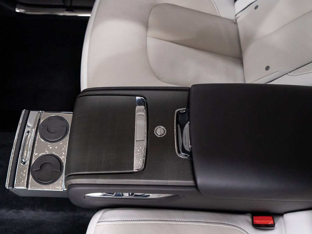Certified 2023 Rolls-Royce Ghost Extended Wheelbase w/ Ghost Package AWD/4WD image 29