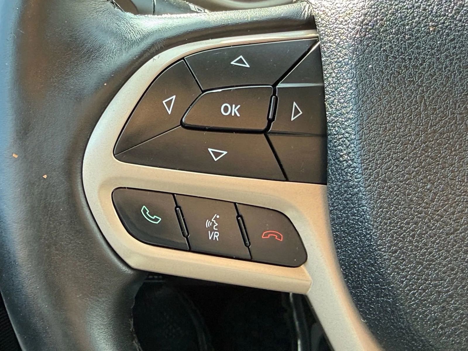 Used 2017 Jeep Cherokee Latitude w/ True North Edition image 25