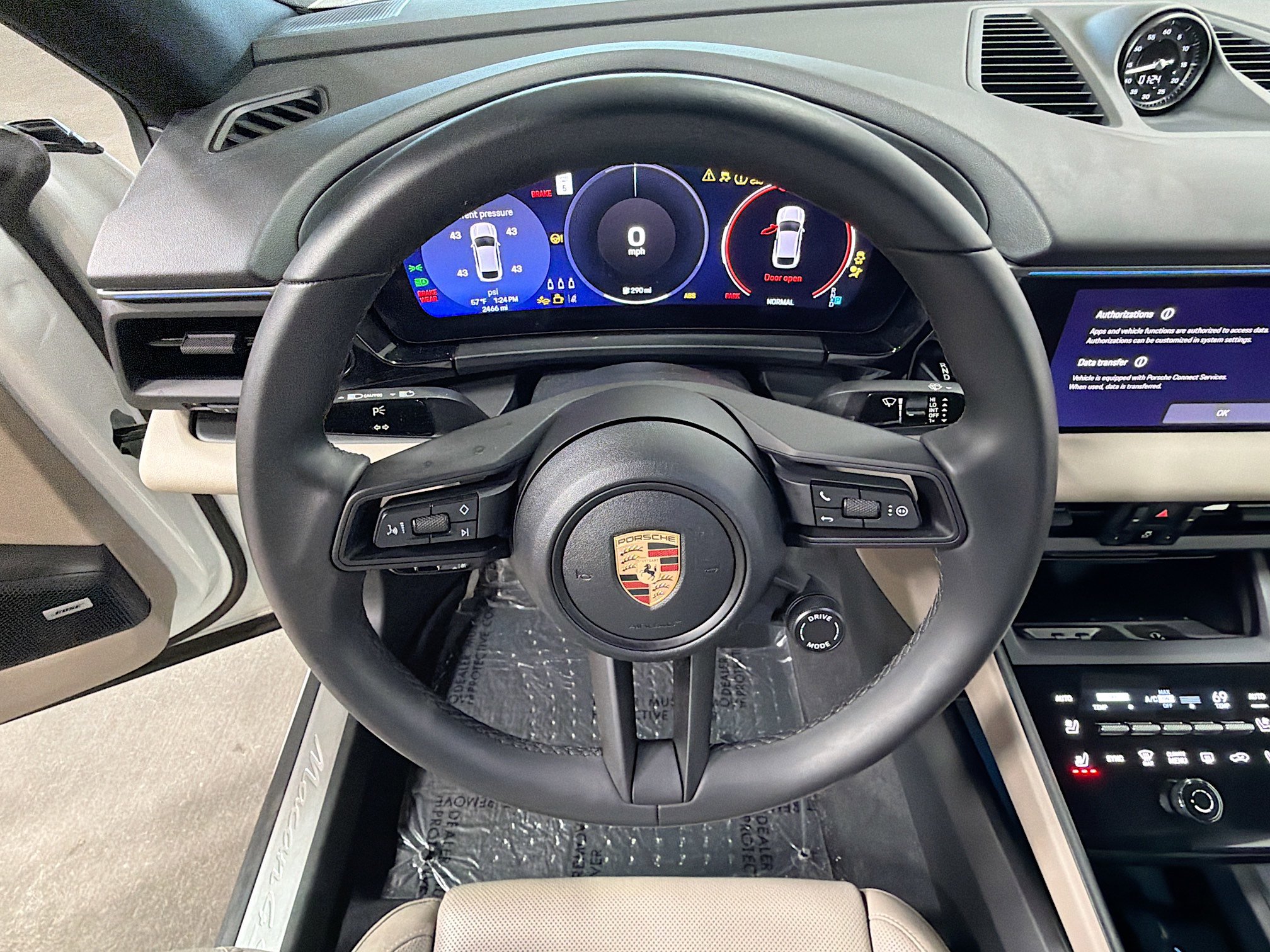 Certified 2025 Porsche Macan 4S Electric image 38