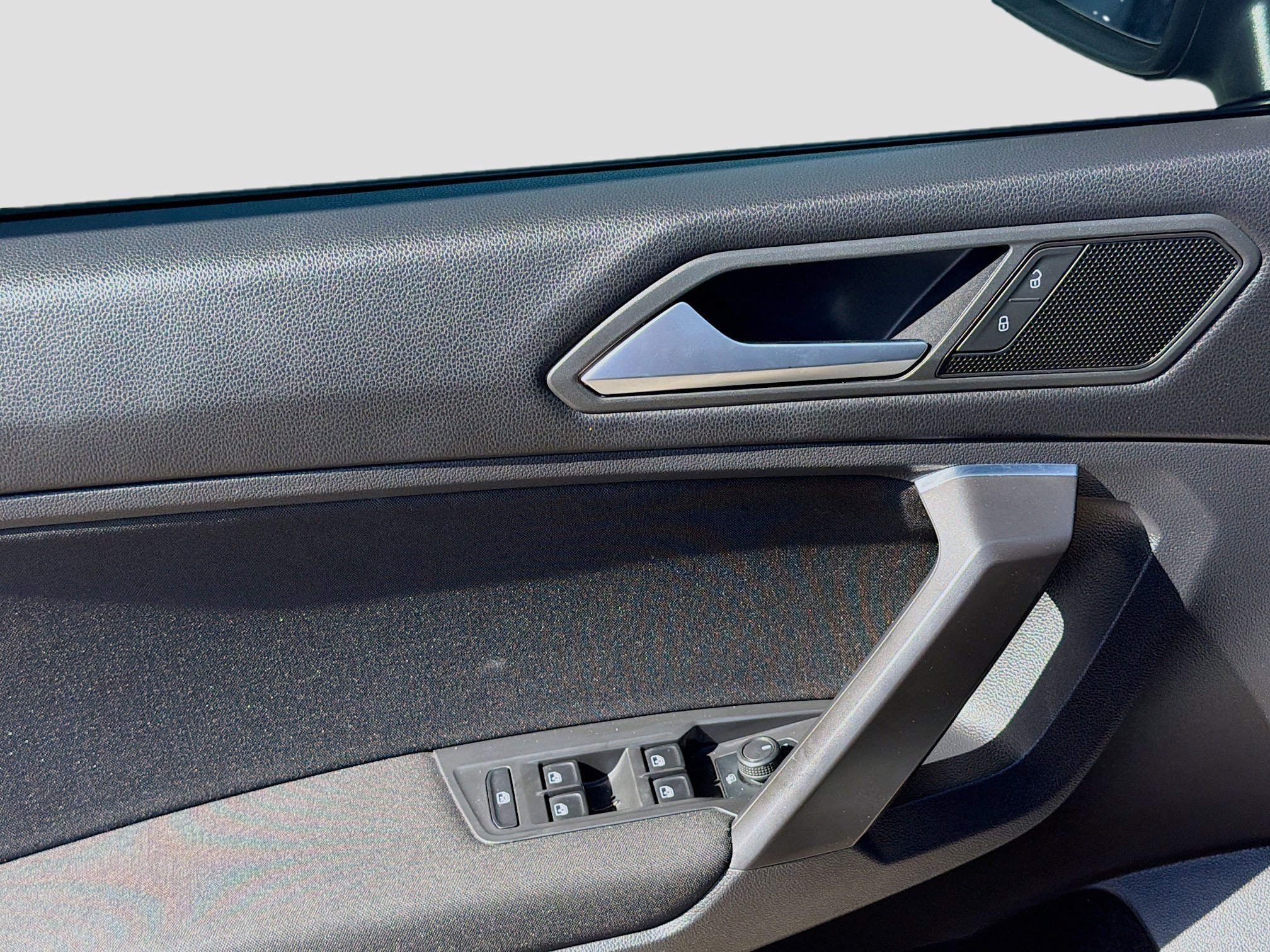 Used 2021 Volkswagen Tiguan S image 16