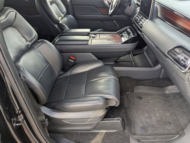 Used 2022 Lincoln Navigator 4WD image 24