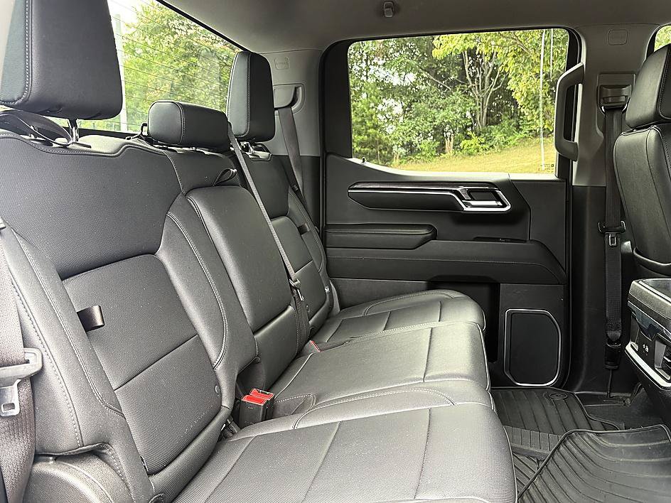 Used 2024 Chevrolet Silverado 1500 LTZ AWD/4WD image 12