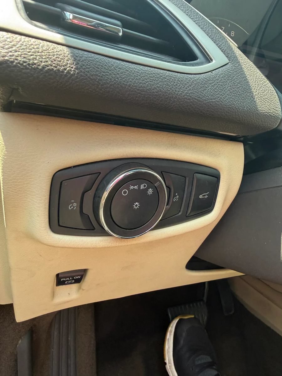 Used 2013 Lincoln MKZ AWD image 20