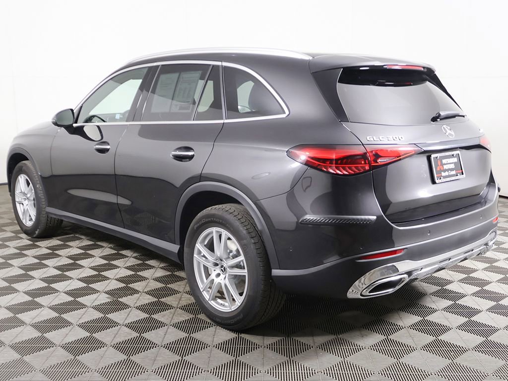 Used 2025 Mercedes-Benz GLC 300 4MATIC image 10