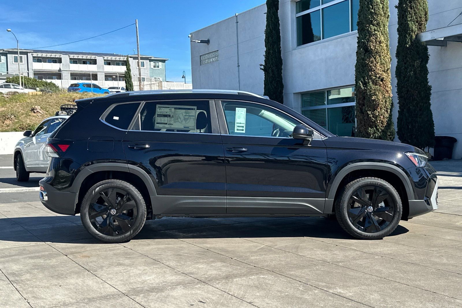 New 2026 Volkswagen Taos SE FWD image 4