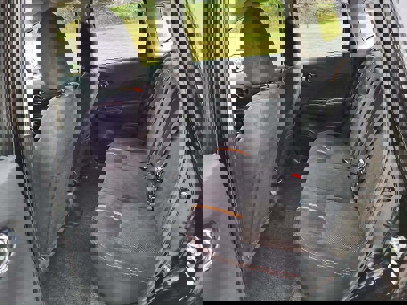 Used 2017 Nissan Versa Note SR image 16