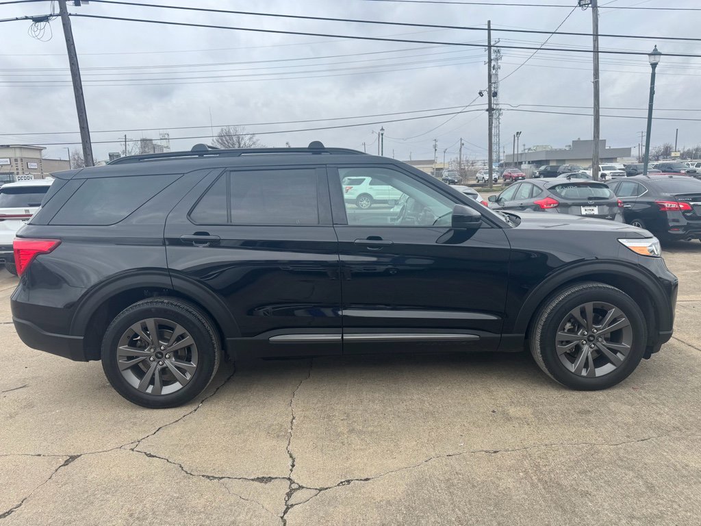 Used 2022 Ford Explorer XLT w/ Equipment Group 202A image 6