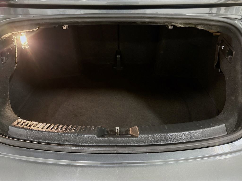 Used 2013 Volkswagen Beetle 2.0T image 28