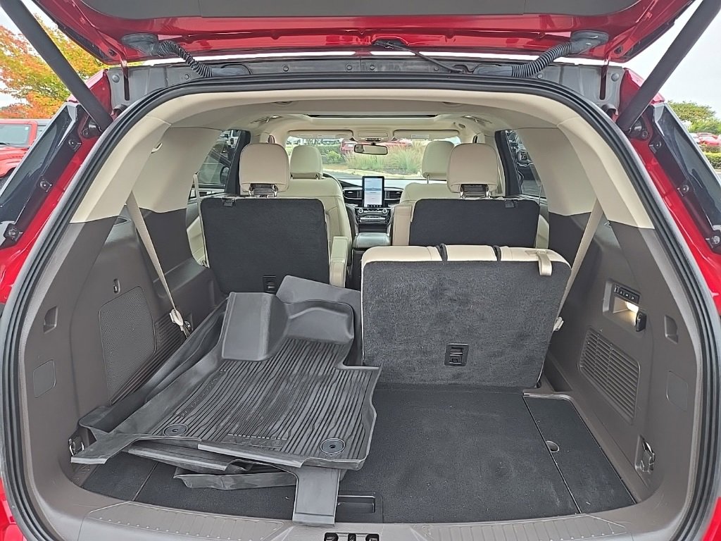 Certified 2022 Ford Explorer Platinum w/ Equipment Group 601A image 20