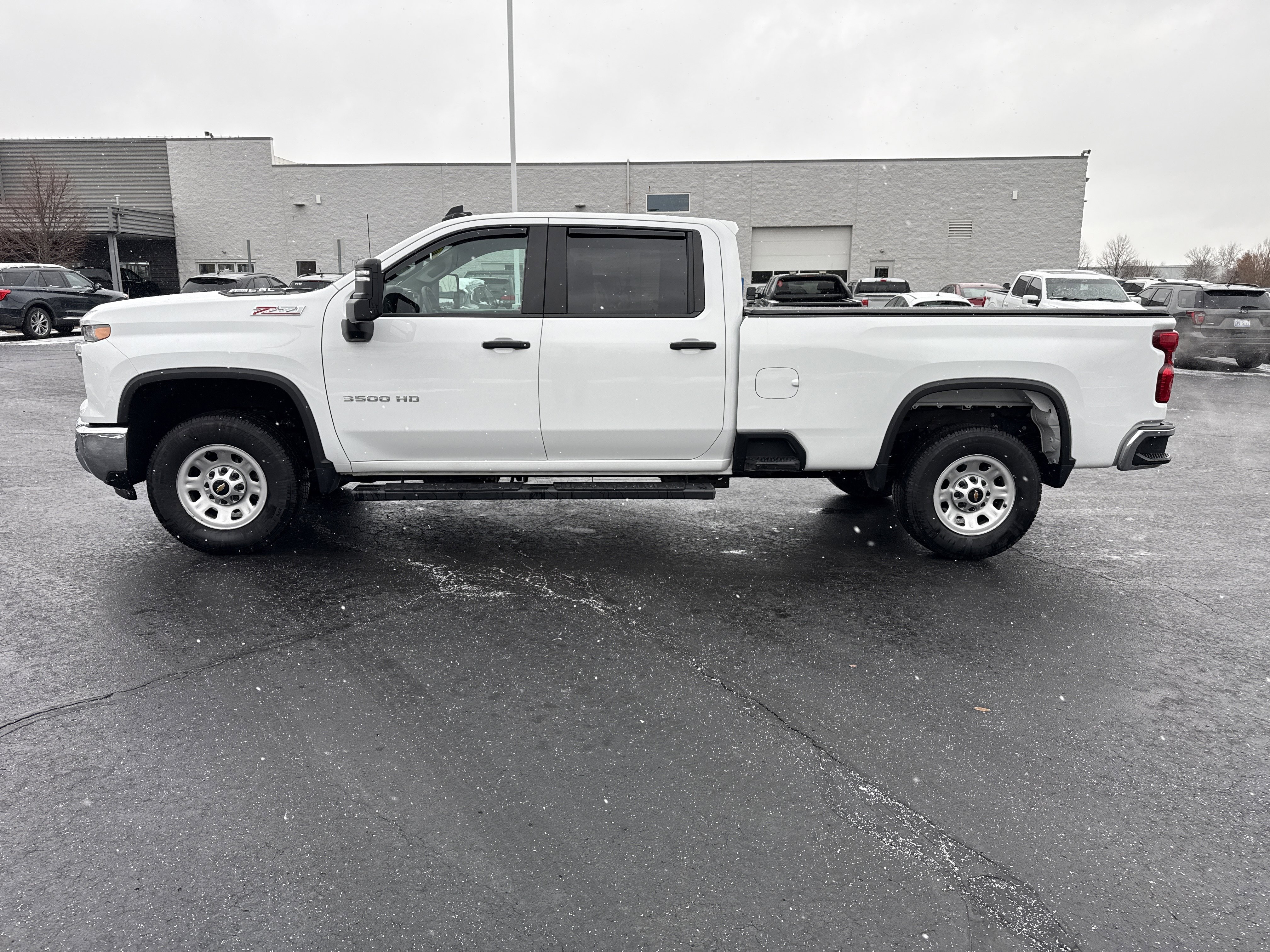Used 2024 Chevrolet Silverado 3500 W/T image 4
