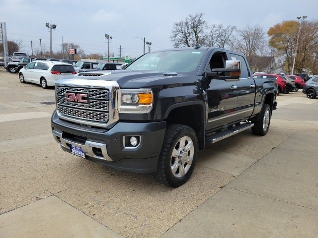 Used 2018 GMC Sierra 2500 Denali image 2