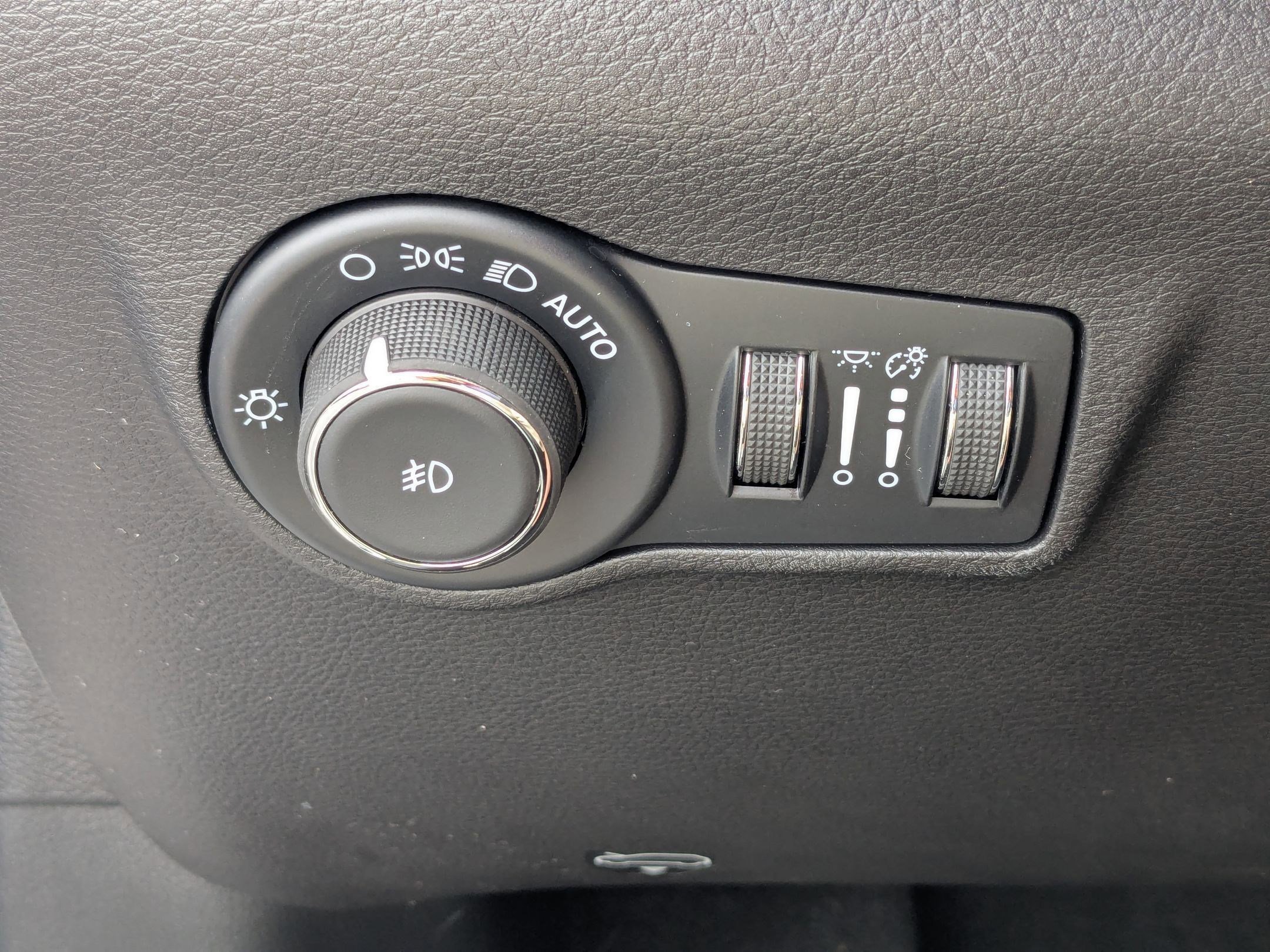 Used 2025 Jeep Compass Limited AWD/4WD image 15