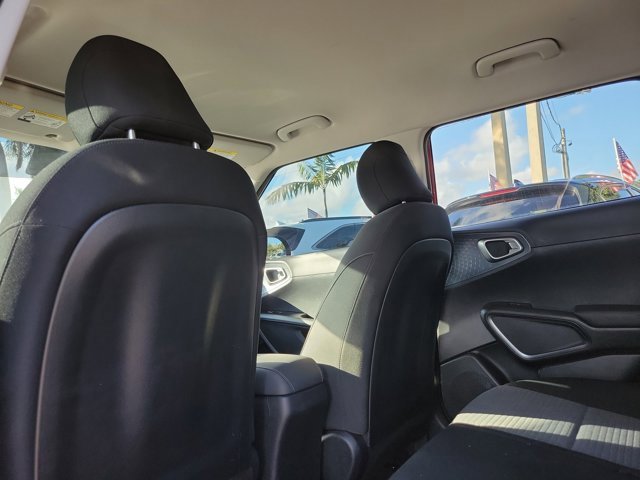 Used 2021 Kia Soul S image 9