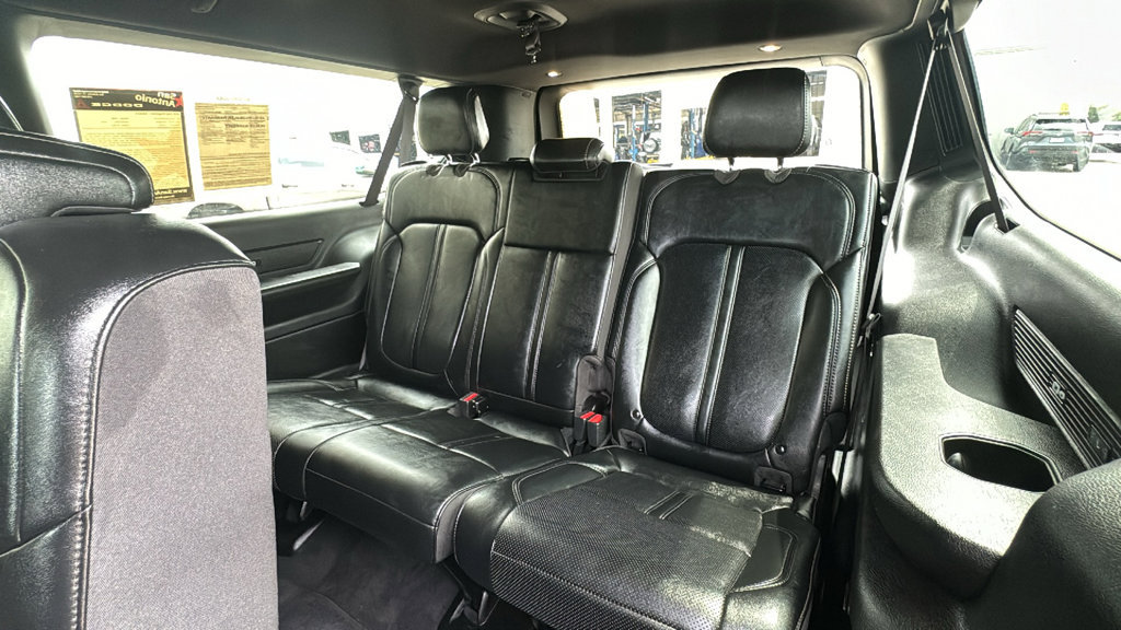 Used 2024 Jeep Wagoneer L Series II w/ Flexible Seating Group RWD image 19