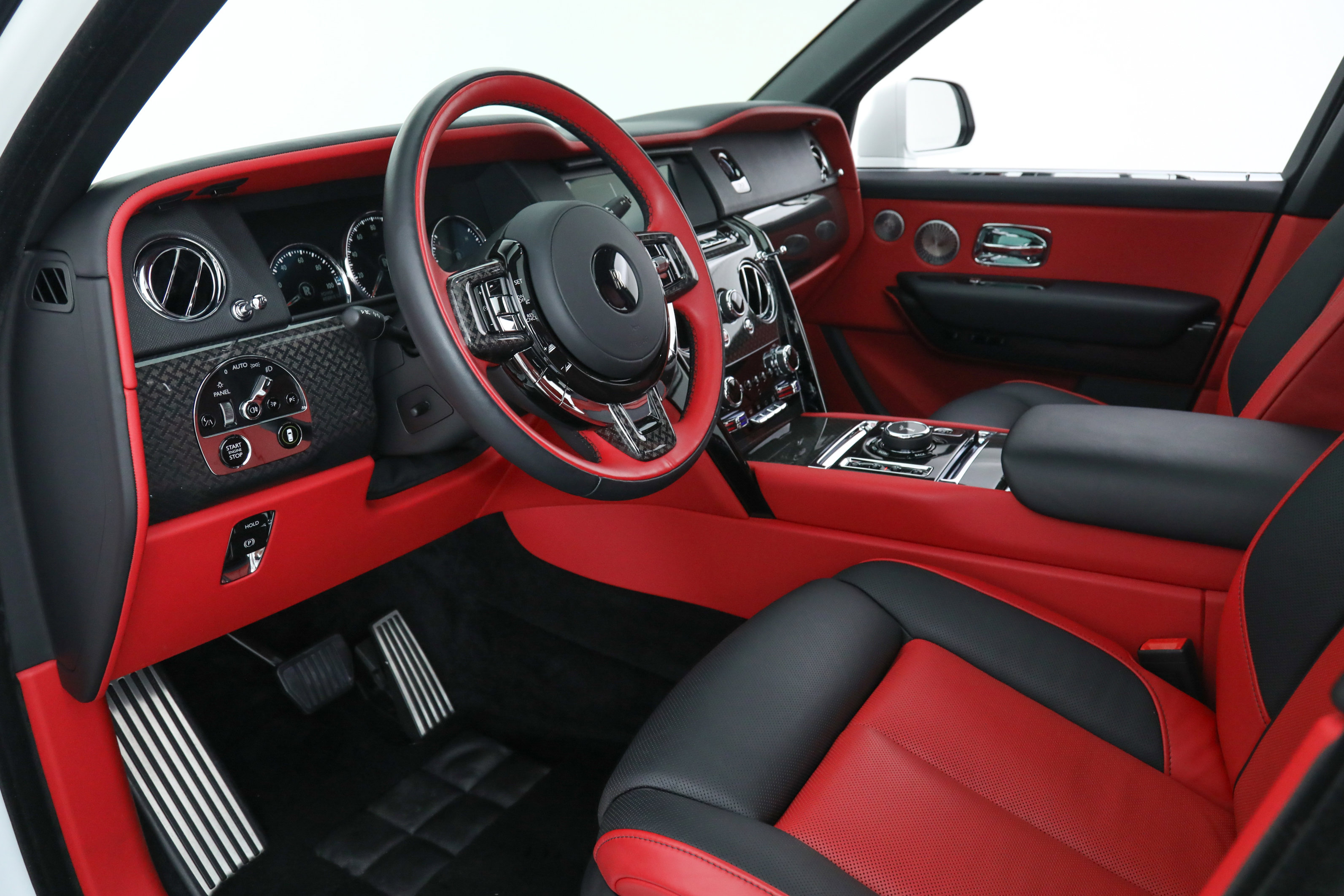 Used 2023 Rolls-Royce Cullinan Black Badge w/ Dark Exterior Package image 26