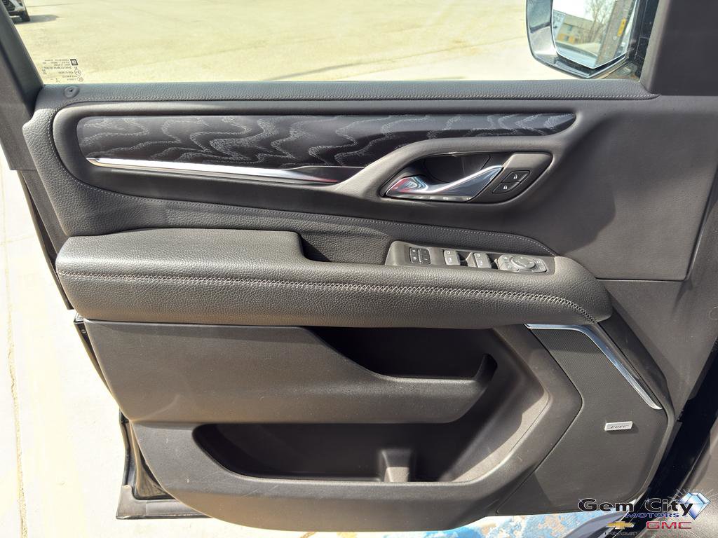 Used 2023 GMC Yukon XL Denali AWD/4WD image 34