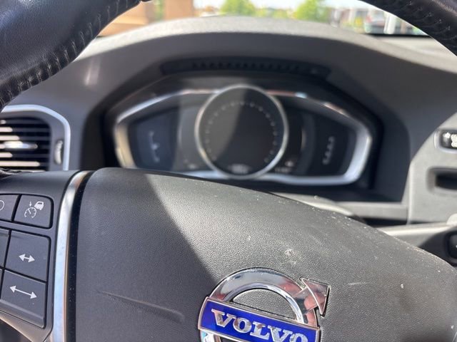 Used 2018 Volvo S60 T5 Inscription w/ Technology Package image 9