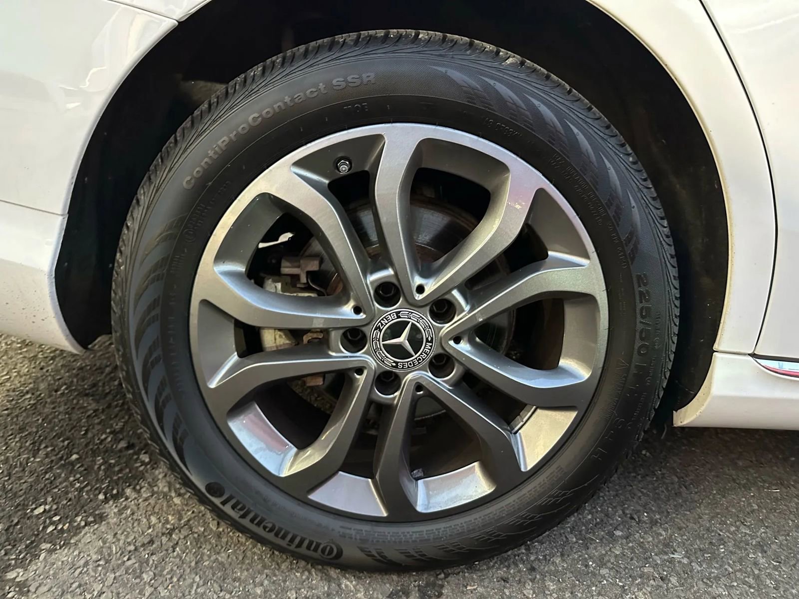 Used 2018 Mercedes-Benz C 300 4MATIC Sedan image 32