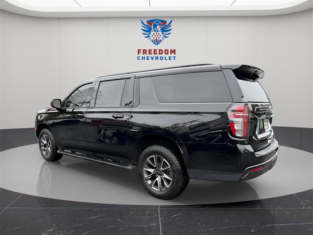 Used 2023 Chevrolet Suburban Z71 image 3