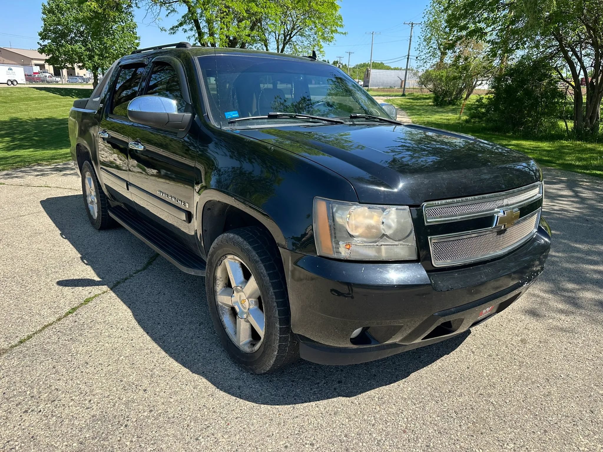 Used 2007 Chevrolet Avalanche LTZ w/ LTZ Preferred Equipment Group AWD/4WD image 4
