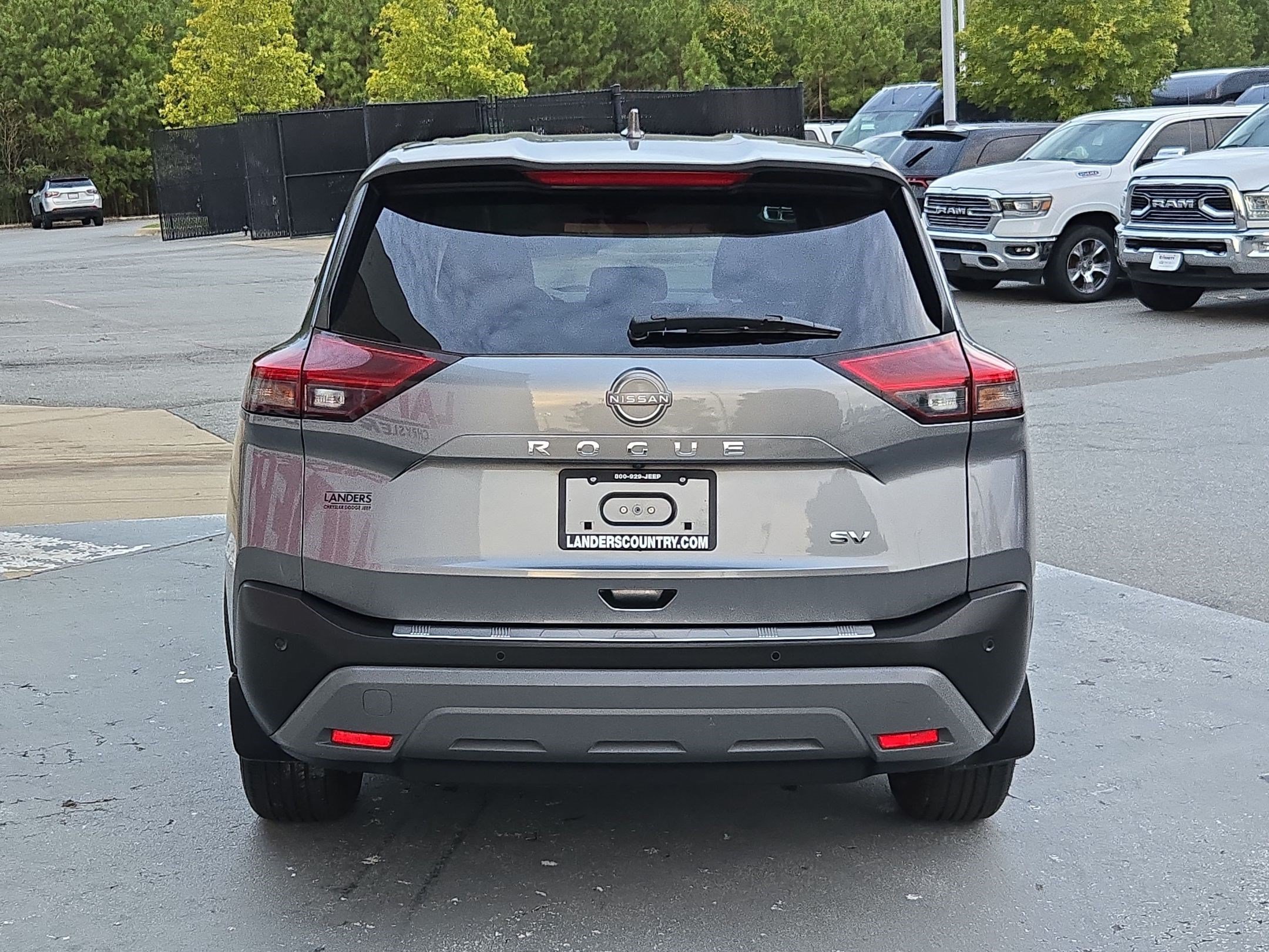 Used 2023 Nissan Rogue SV FWD image 6