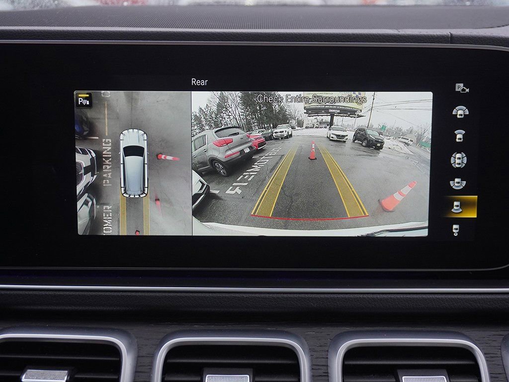 Used 2021 Mercedes-Benz GLS 580 4MATIC w/ Exclusive Trim Package image 59