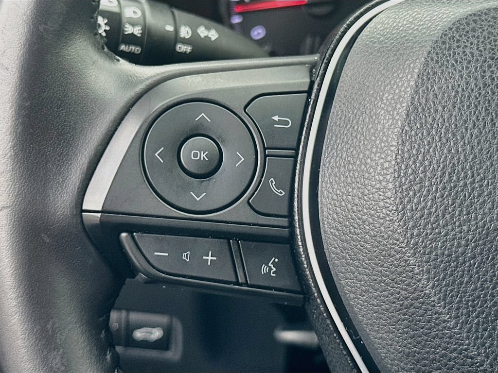 Used 2019 Toyota RAV4 XLE Premium FWD image 10