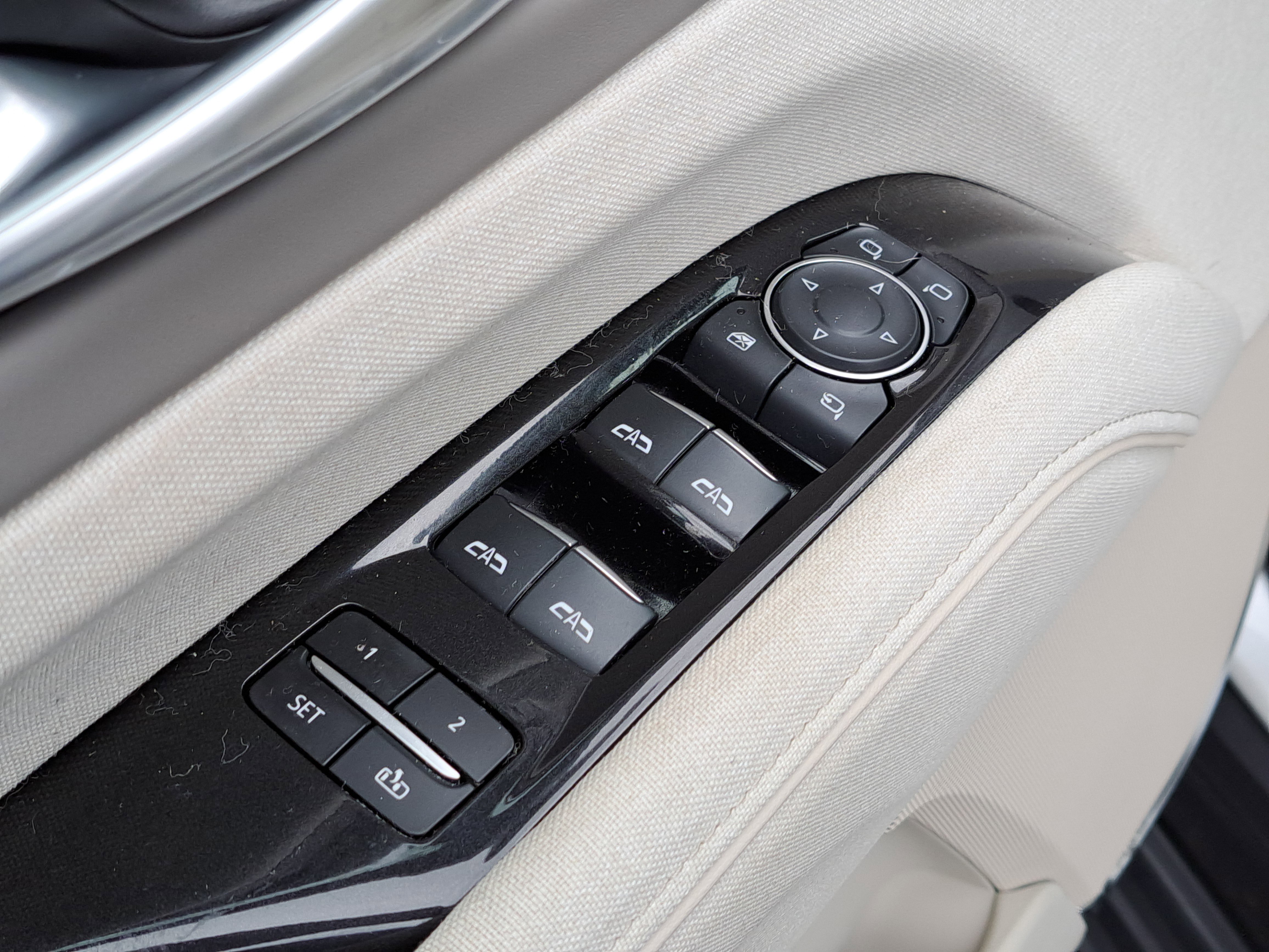 Used 2024 Cadillac Escalade ESV Sport Platinum w/ LPO, ONYX Package image 21