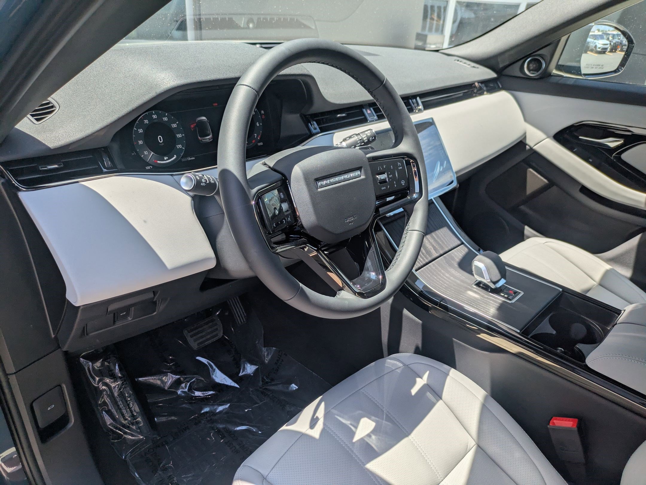 New 2026 Land Rover Range Rover Evoque S image 9