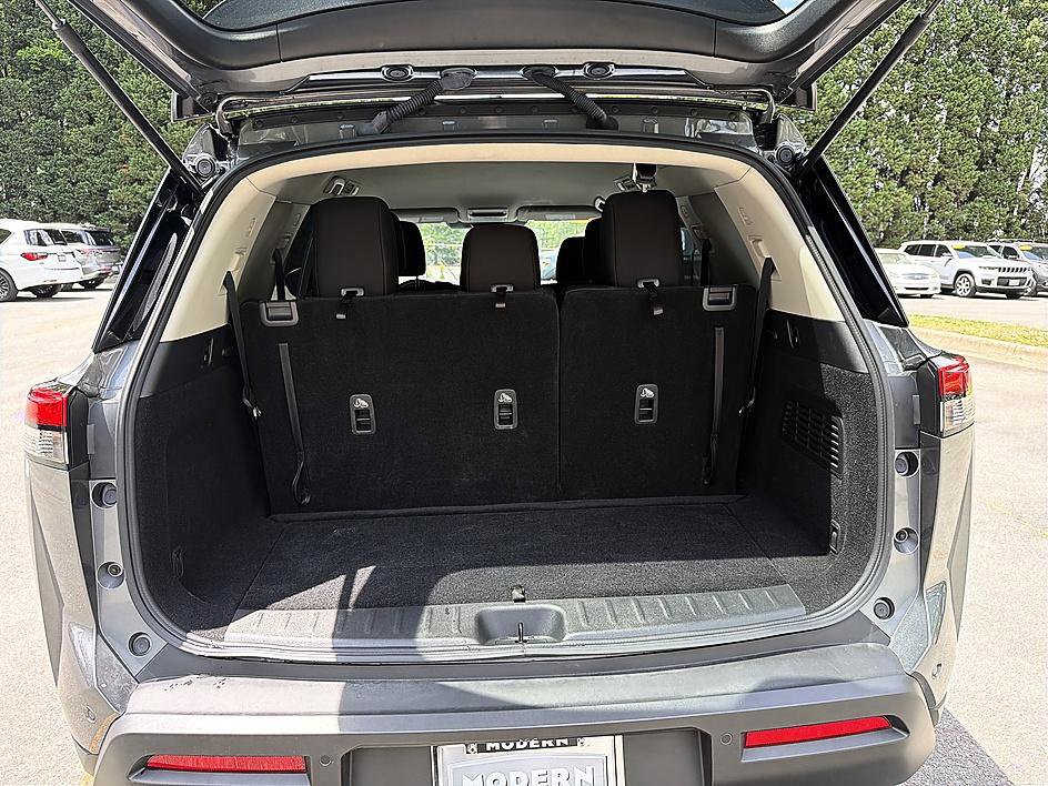 Used 2024 Nissan Pathfinder S AWD/4WD image 22