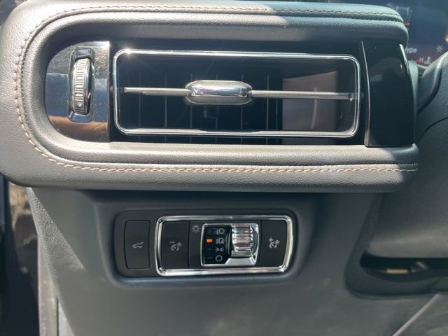Used 2026 Lincoln Aviator Reserve AWD/4WD image 38